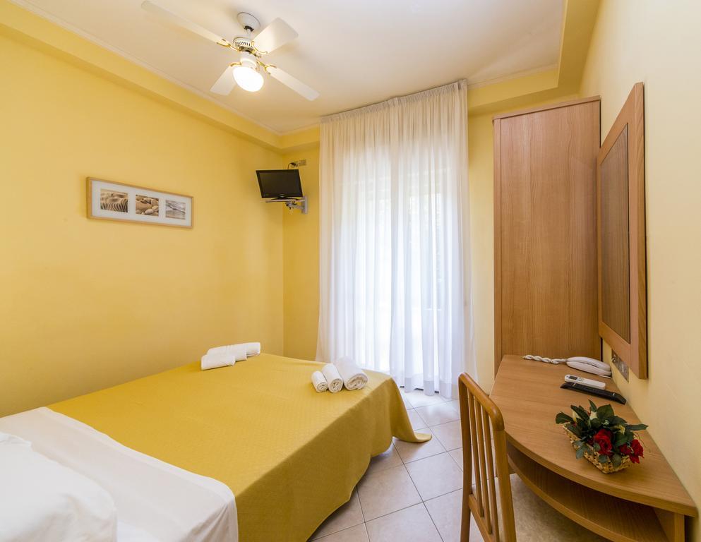 Hotel Rita Riccione Luaran gambar