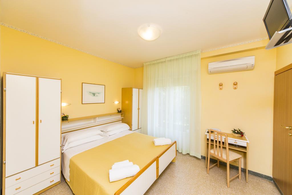 Hotel Rita Riccione Luaran gambar